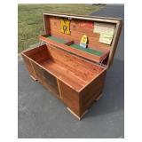 LANE Cedar Blanket Chest- SMELLS AMAZING!