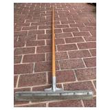 Empire 18in Squeegee w/Wooden Handle
