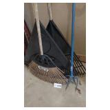 (3) Leaf Rakes and Garden Claw