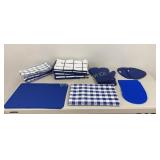 Blue T-Fal Silicone Oven Mitts, Hot Pads/ Trivets