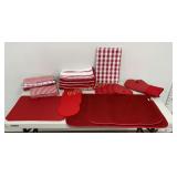 Red T-Fal Silicone Oven Mitts, Hot Pads/ Trivets,