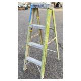 4Ft Fiberglass Ladder