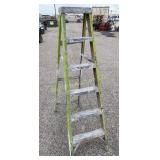 Louisville 6 Ft Fiberglass Ladder