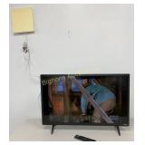 Vizio 32" TV W/ Remote & RCA  Antenna