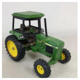 John Deere 2755 Die Cast 1:16 Scale Tractor 4x4