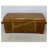 VTG Lane Cedar Chest Waterfall Style, Includes Key