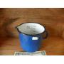 Enamel measuring cup with handle