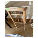 Wood plantstand