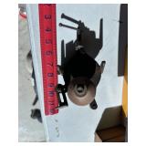 Handcranked castiron-tablemont Grinder