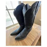 Leather boots size 10B