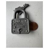 Old Master lock w/key