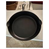 #8 Griswald Cast iron skillet