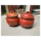 Red Salt and pepper set