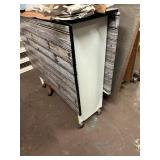 Dropleaf Crafting table on wheels