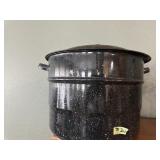 Large Enamel pot with lid