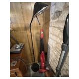 Adjustable floor lamp