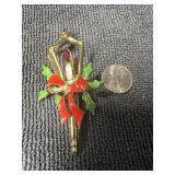 Very Nice! Vintage Ladies Christmas broach/pin