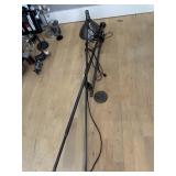 Expandible floor lamp