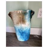 Gklazed vase, small chigger on lip