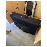 Foldup Massage table w/case
