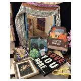 Misc lot of signs, walldecor