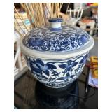 Glazed cannister w/lid