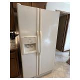 Side by Side Freezer/Fridge