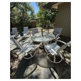 Outdoor patio table w/chairs