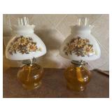 Pair of Oil lamps w.shade