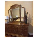 Thomasville Dresser w/  beveled  tri-mirror