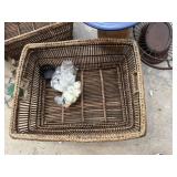 Large wicker basket tray