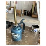 Blue oil can