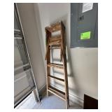 5ft Wooden ladder