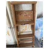 4 Ft Wooden ladder