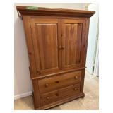 6ft Pine? Doubledoor cabinet