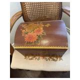 Wooden keepsake box