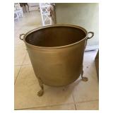 Metal planter with legs