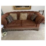 NIce clean Brown cloth couch w/pillows