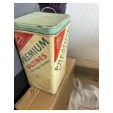Old Premium Cracker tin