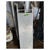 Single folding bi fold ramp