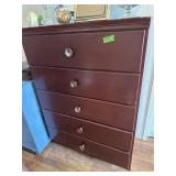 Wooden chest of drawers