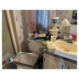 MIsc contents of bathroom