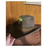 Mans Beall Crest cowboy hat