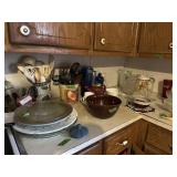 MIsc contents of kitchen