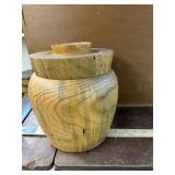 Wooden cannister w/lid
