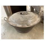 Old metal Bread pan w/lid