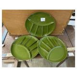 3 Plastic divided plates