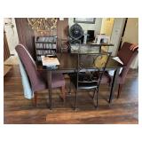 Table w/4 chairs