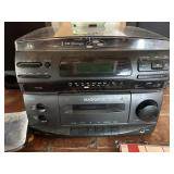 Magnovox stereo w/speakers