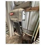 Mailbox w/stand